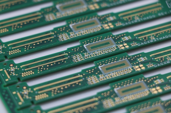 Harga yang bagus 4L FR4 Papan Sirkuit Cetak Tembaga Berat Layanan Perakitan PCB Layar Sutra Putih Masker Solder Hijau on line